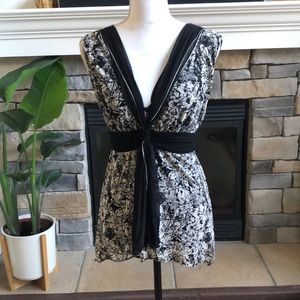 EUC Max Studio sleeveless top size small